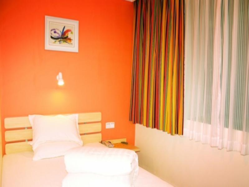 7 Days Inn Guangzhou Tianhe Yantang Metro Branch Extérieur photo