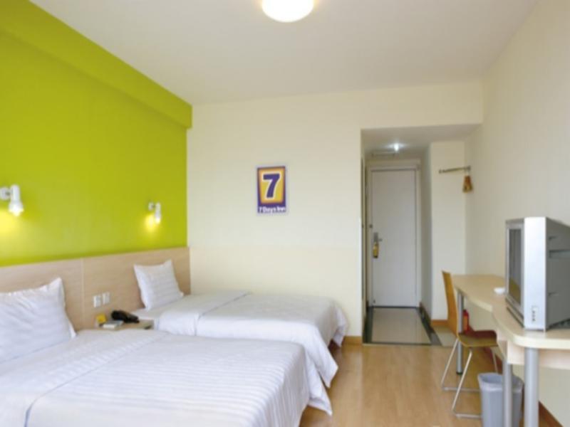 7 Days Inn Guangzhou Tianhe Yantang Metro Branch Extérieur photo